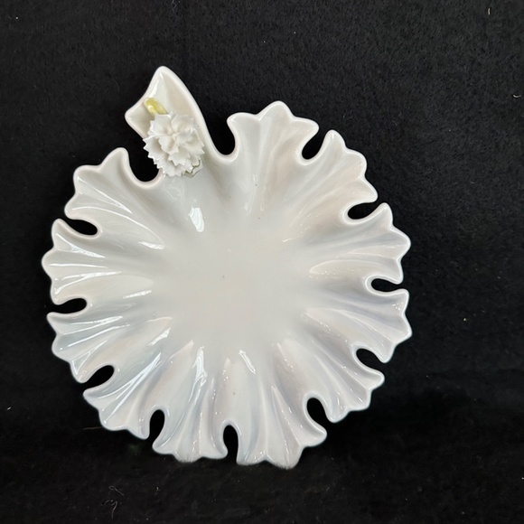 Vintage Lenwile China, Ardalt Japan Verithin! Leaf design dish. - Picture 2 of 5